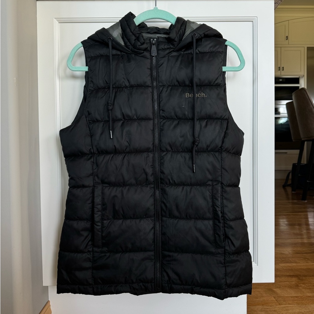 5/$50 🌷🌼🌿 BENCH Hooded Puffer Vest Size S